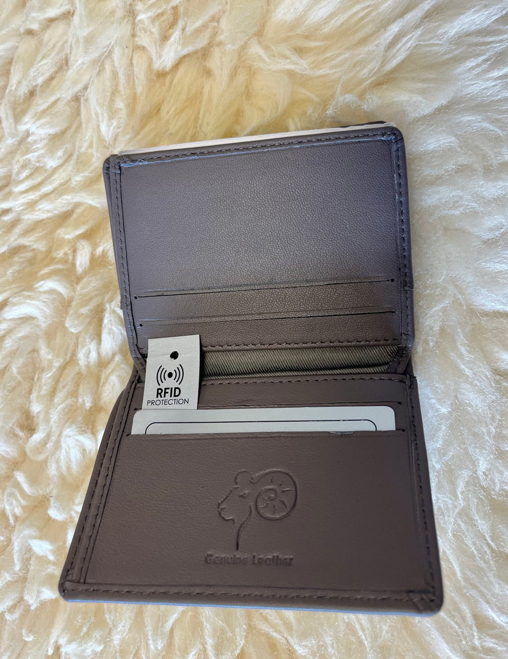 Dylan men's leather wallet in taupe