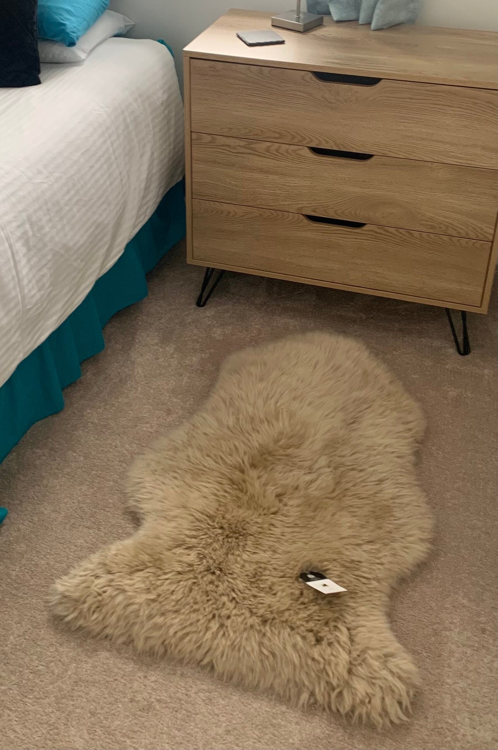 Sheepskin single rug - large -  oyster