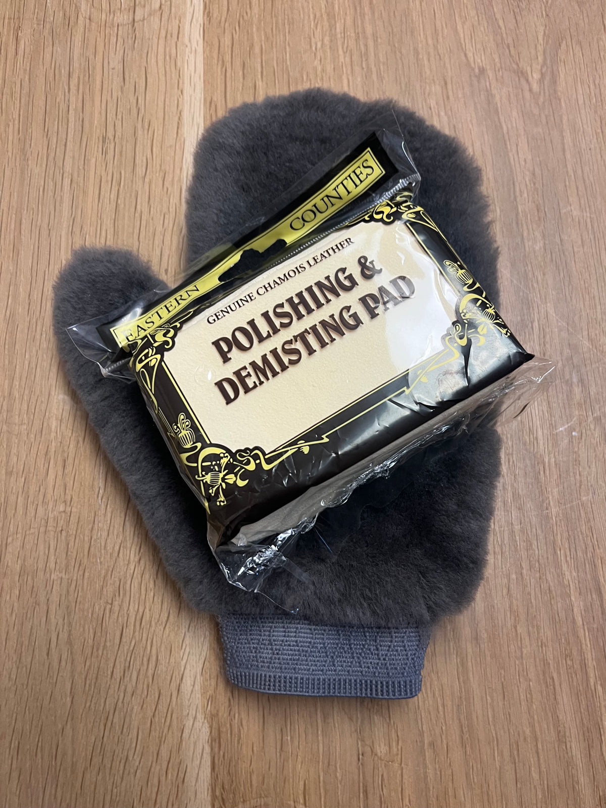 Sheepskin polishing mitten and chamois demister pad
